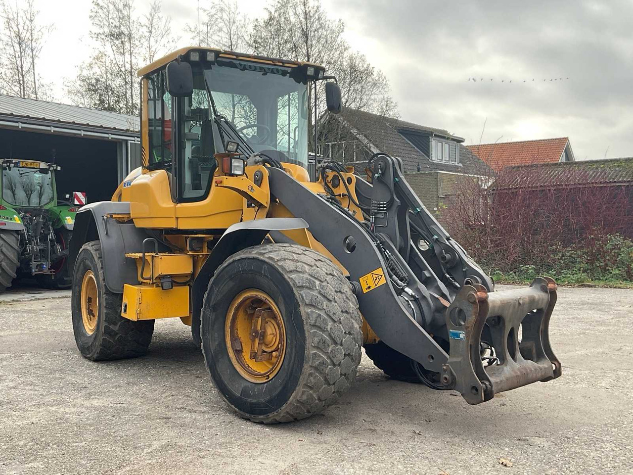 Chargeuse sur pneus 2012 VOLVO L60G SHOVEL