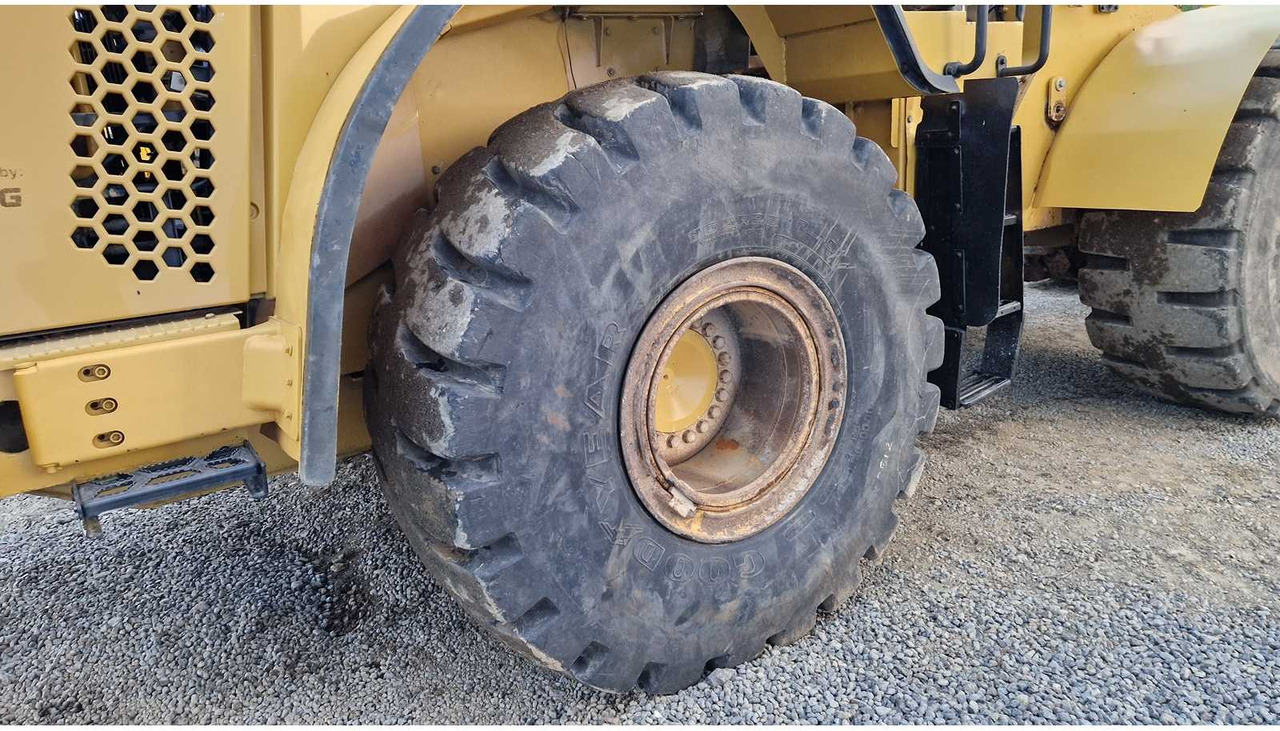 Chargeuse sur pneus 2013 CATERPILLAR 972K WHEELED LOADER