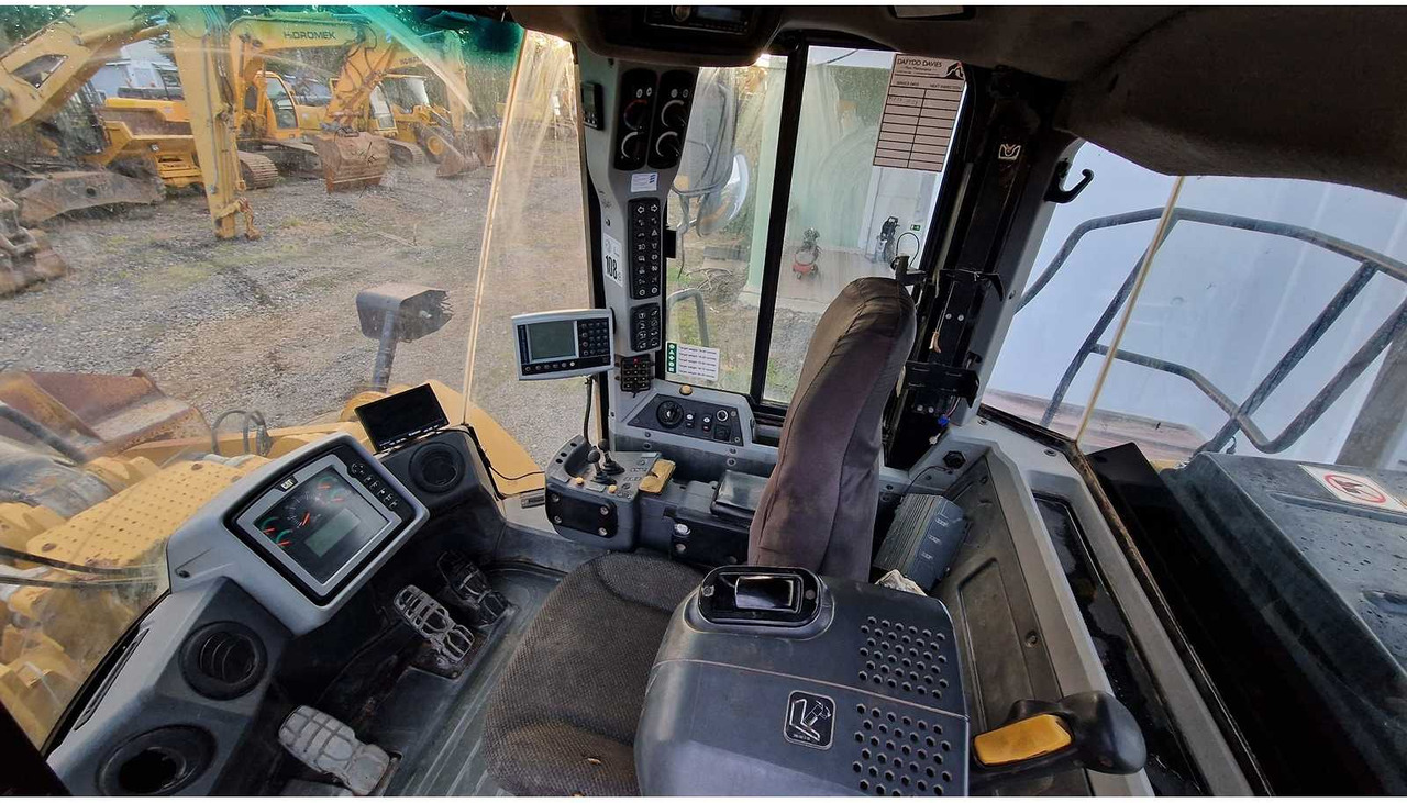 Chargeuse sur pneus 2013 CATERPILLAR 972K WHEELED LOADER