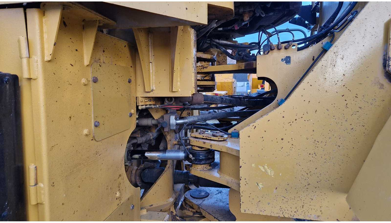 Chargeuse sur pneus 2013 CATERPILLAR 972K WHEELED LOADER