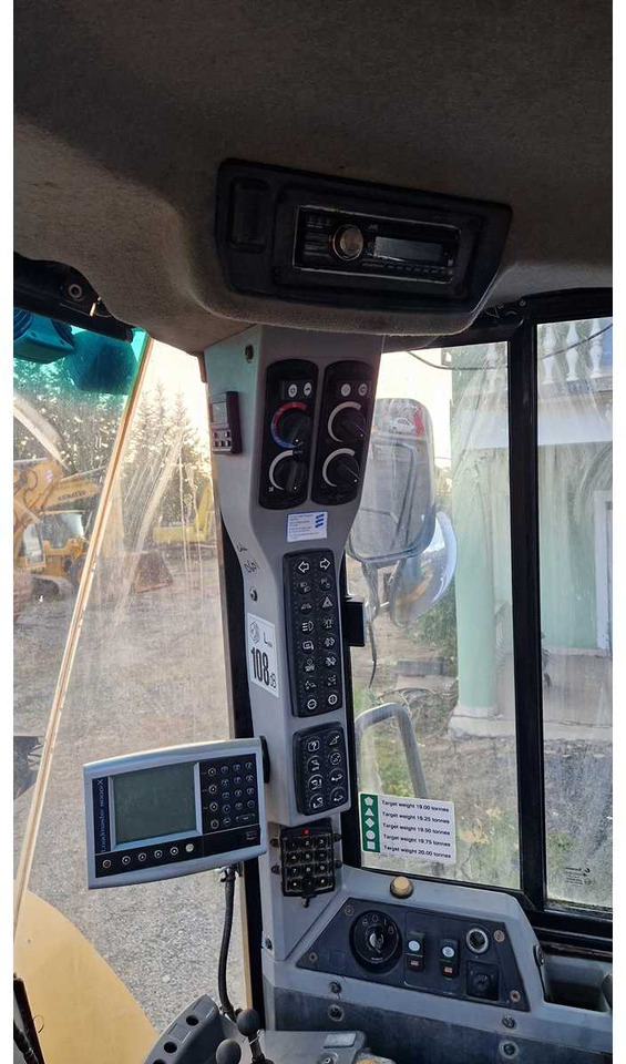 Chargeuse sur pneus 2013 CATERPILLAR 972K WHEELED LOADER