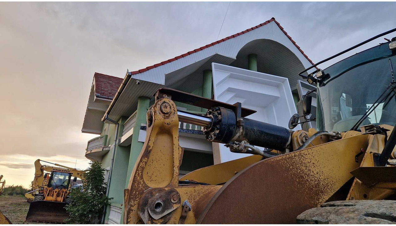 Chargeuse sur pneus 2013 CATERPILLAR 972K WHEELED LOADER