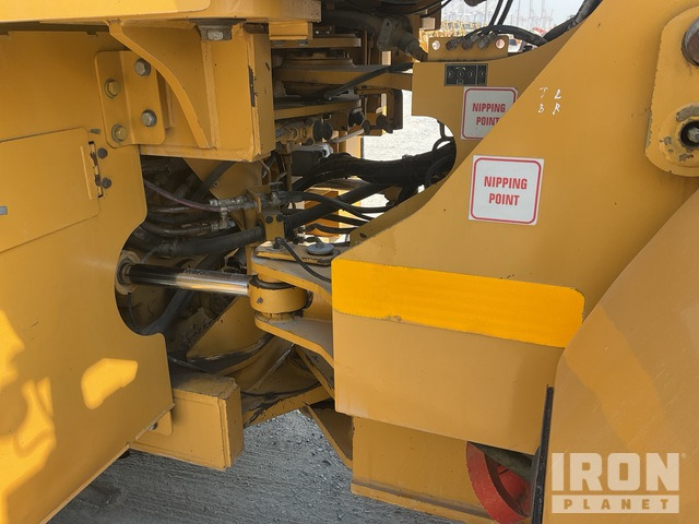 Chargeuse sur pneus 2015 Cat 966H Wheel Loader