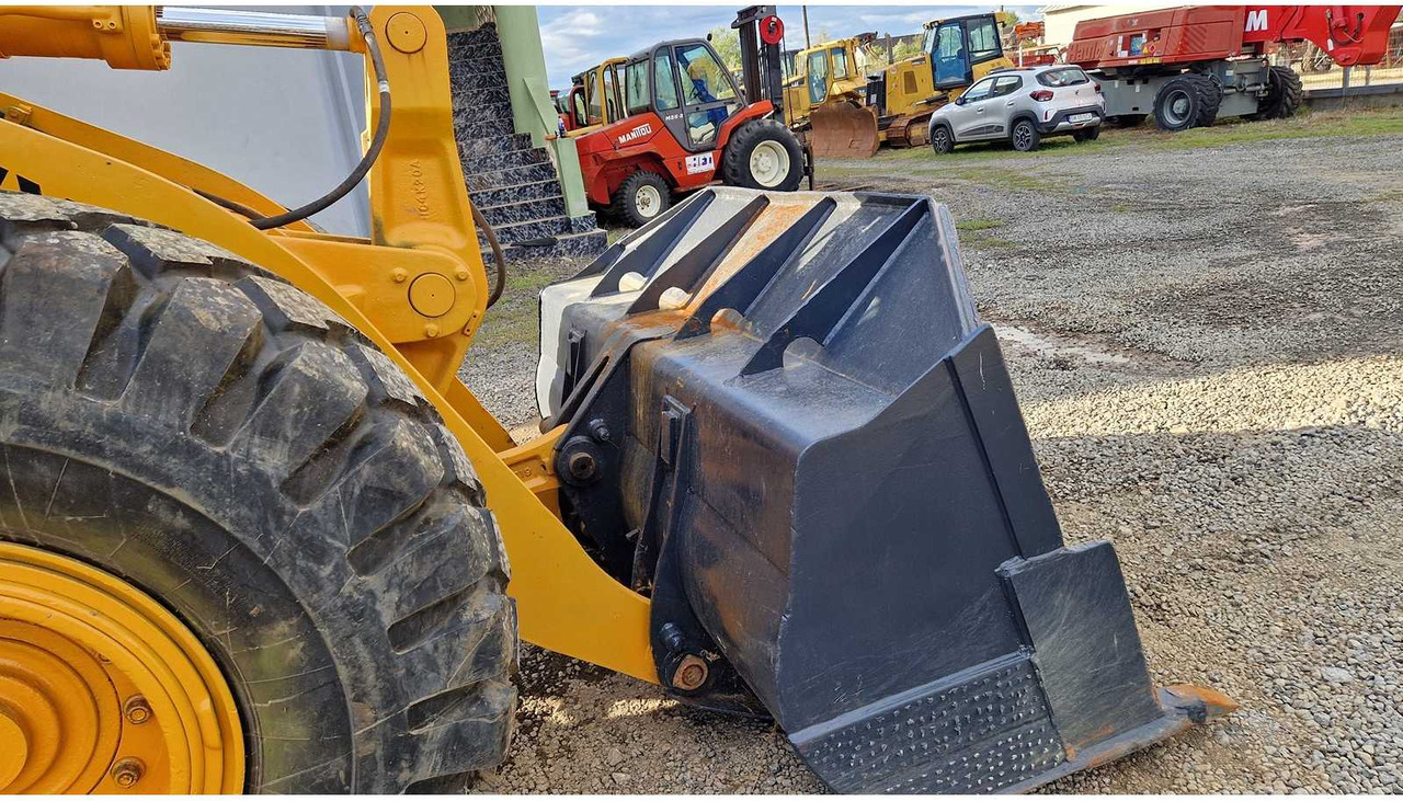 Chargeuse sur pneus 2015 HYUNDAI HL757-9A WHEELED LOADER