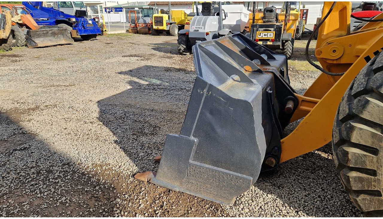 Chargeuse sur pneus 2015 HYUNDAI HL757-9A WHEELED LOADER