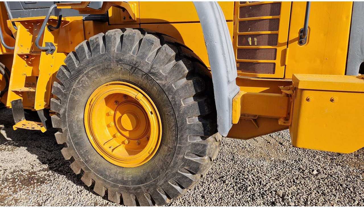 Chargeuse sur pneus 2015 HYUNDAI HL757-9A WHEELED LOADER