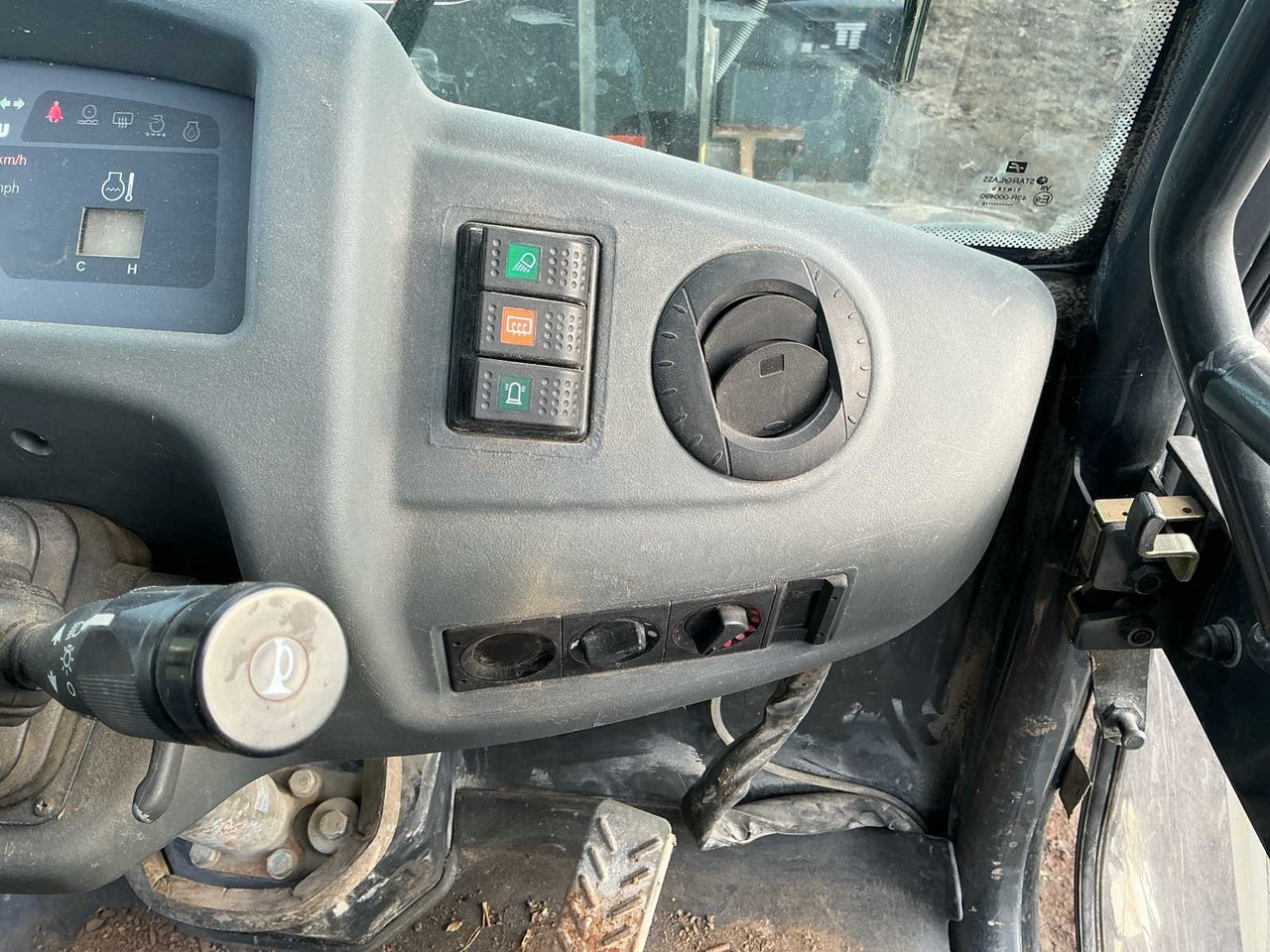 Chargeuse sur pneus 2015 KOMATSU WA70-7 SHOVEL