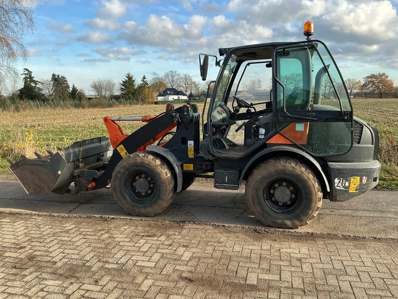 Chargeuse sur pneus 2015 KOMATSU WA70-7 SHOVEL