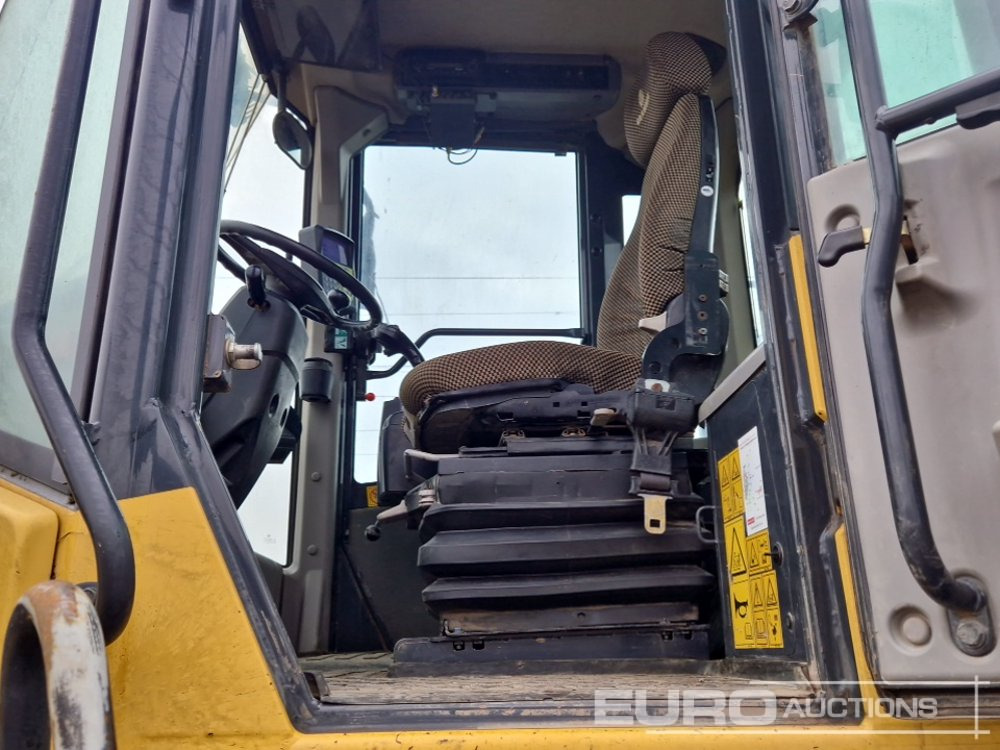 Chargeuse sur pneus 2015 Komatsu WA470-7