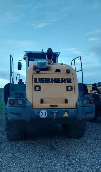 Chargeuse sur pneus 2015 Liebherr L 566