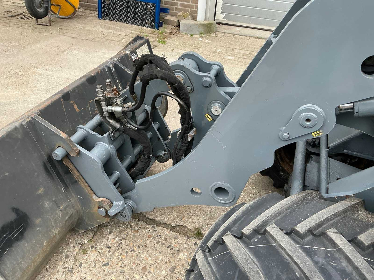 Chargeuse sur pneus 2016 GIANT V4502-T SHOVEL