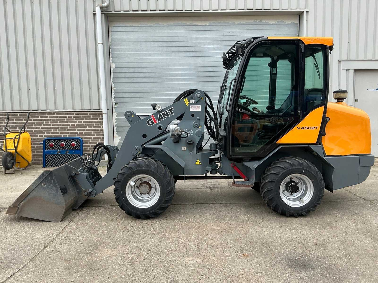 Chargeuse sur pneus 2016 GIANT V4502-T SHOVEL