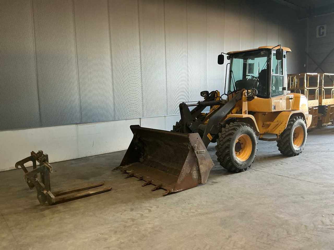 Chargeuse sur pneus 2016 VOLVO L30G SHOVEL