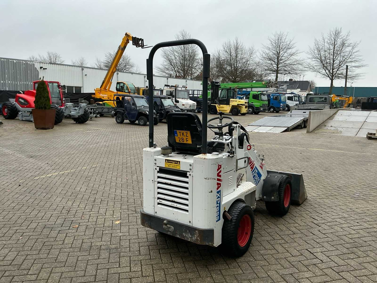 Chargeuse sur pneus 2017 100 KNIKMOPS