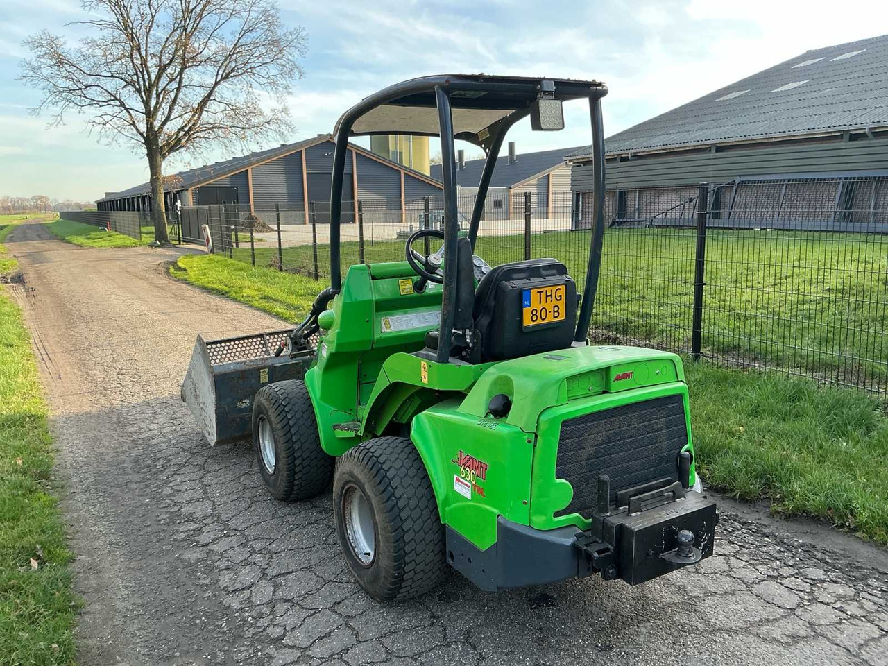 Chargeuse sur pneus 2017 AVANT M630 SHOVEL