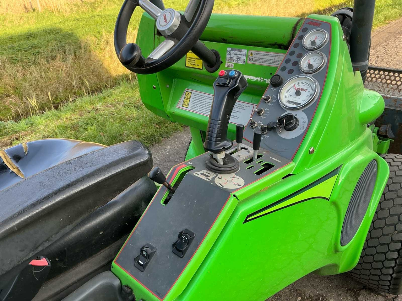 Chargeuse sur pneus 2017 AVANT M630 SHOVEL