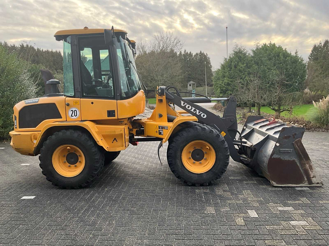 Chargeuse sur pneus 2017 VOLVO L30G SHOVEL