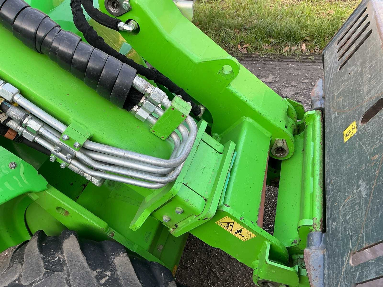 Chargeuse sur pneus 2018 AVANT M528 SHOVEL