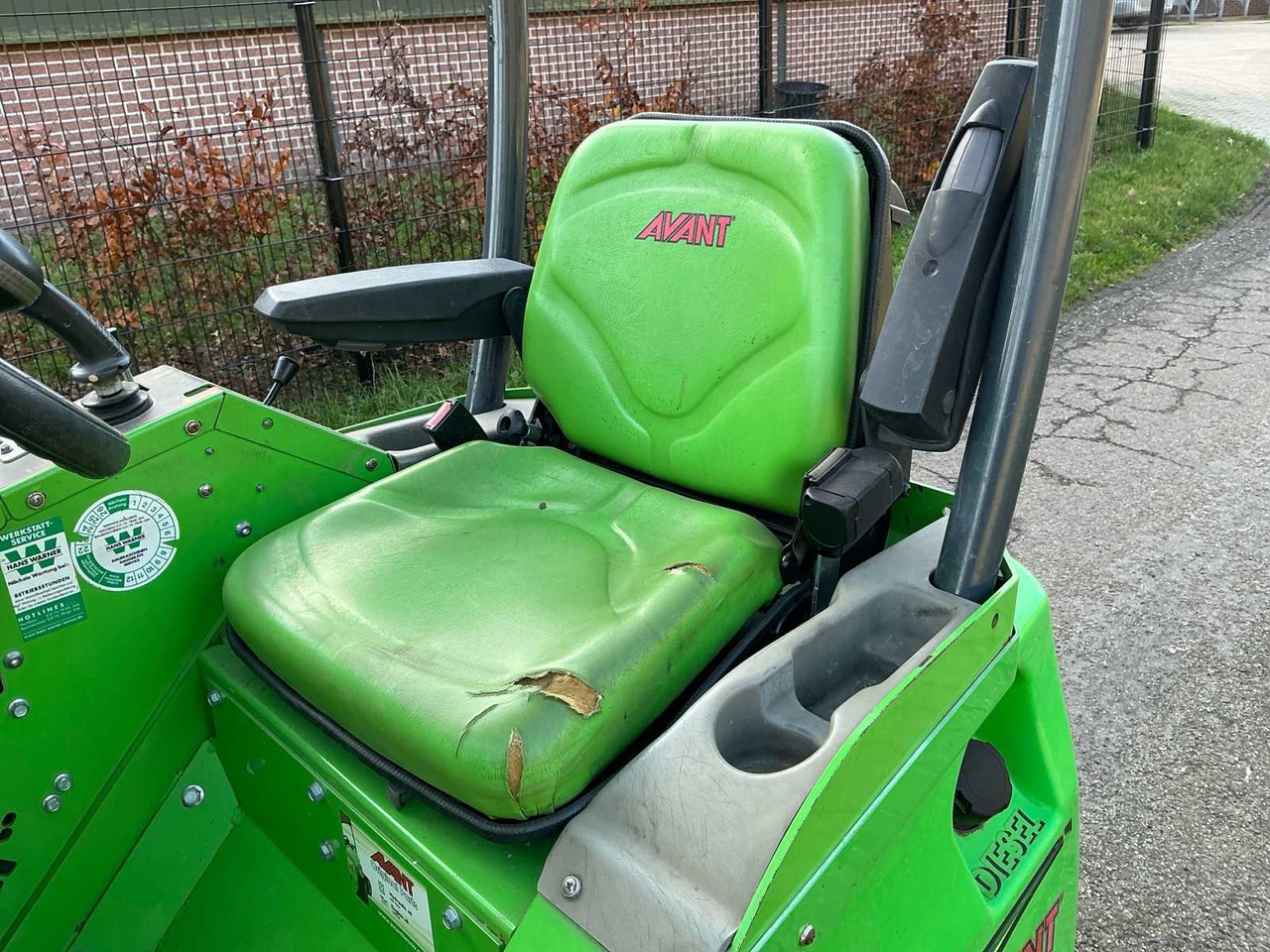 Chargeuse sur pneus 2018 AVANT M528 SHOVEL