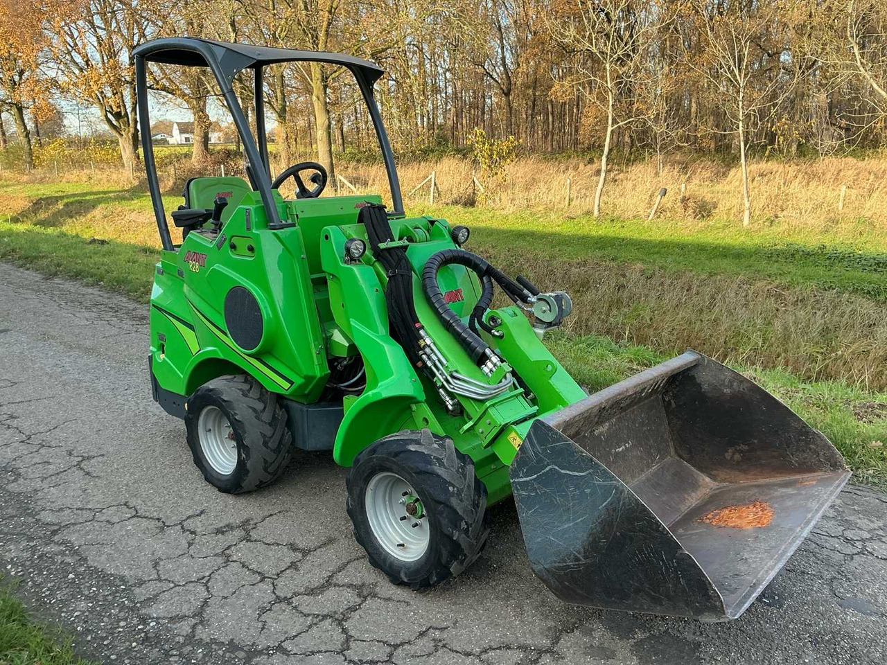 Chargeuse sur pneus 2018 AVANT M528 SHOVEL