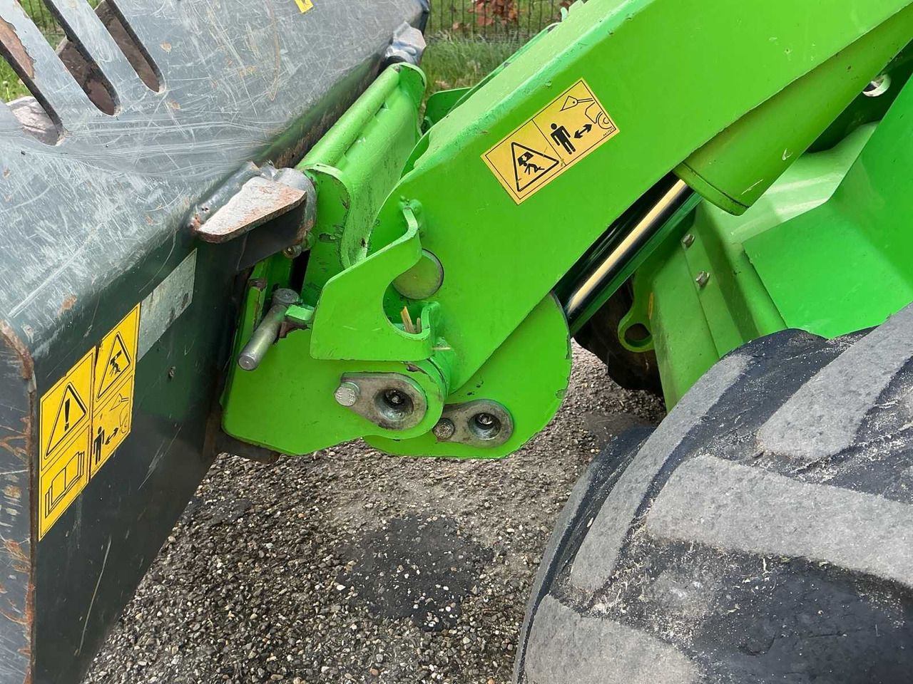 Chargeuse sur pneus 2018 AVANT M528 SHOVEL