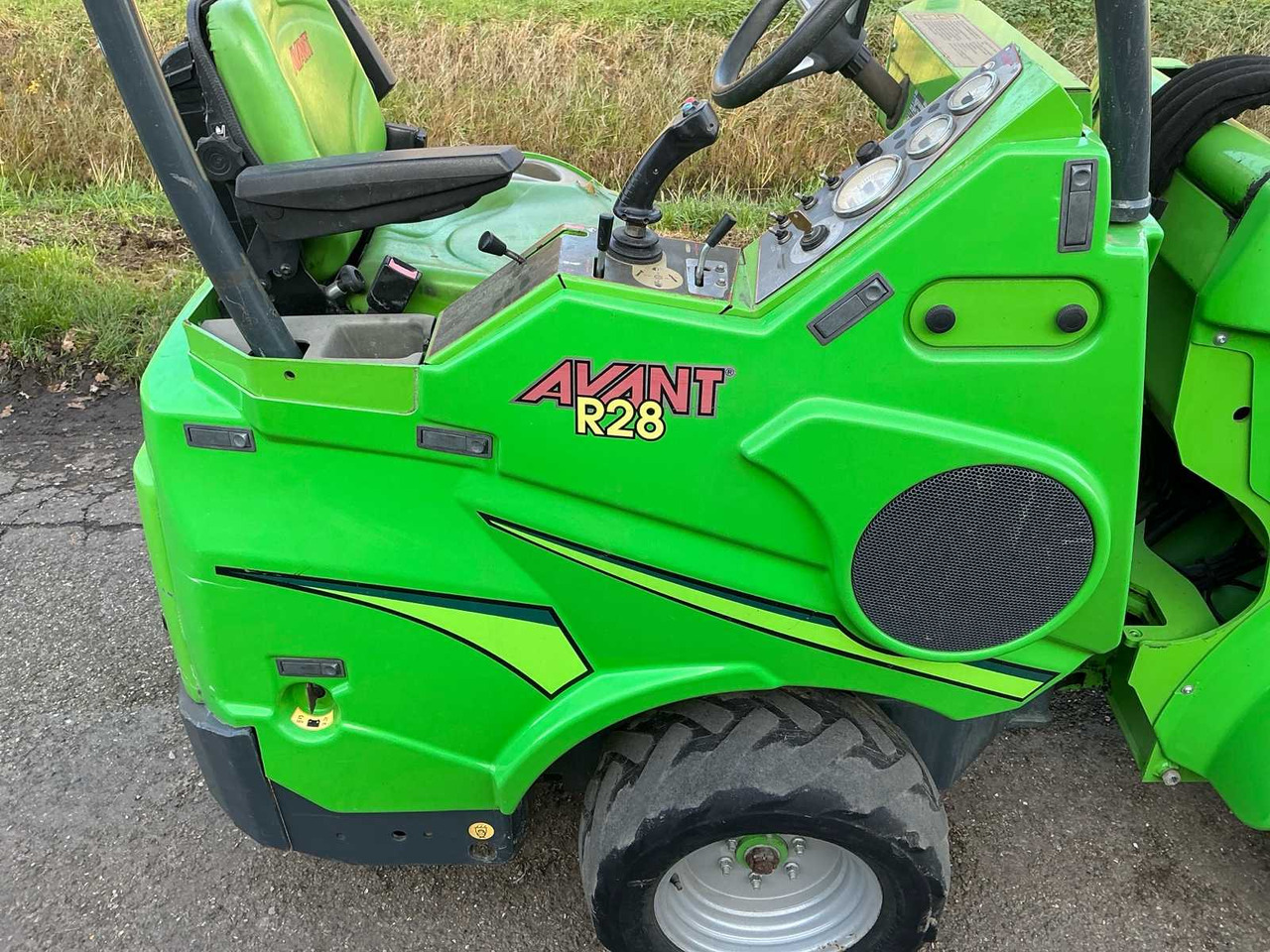 Chargeuse sur pneus 2018 AVANT M528 SHOVEL