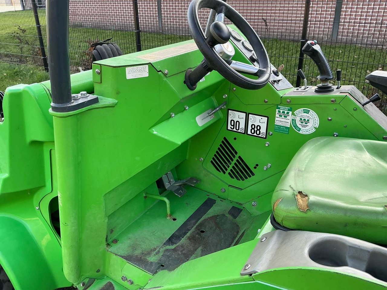 Chargeuse sur pneus 2018 AVANT M528 SHOVEL