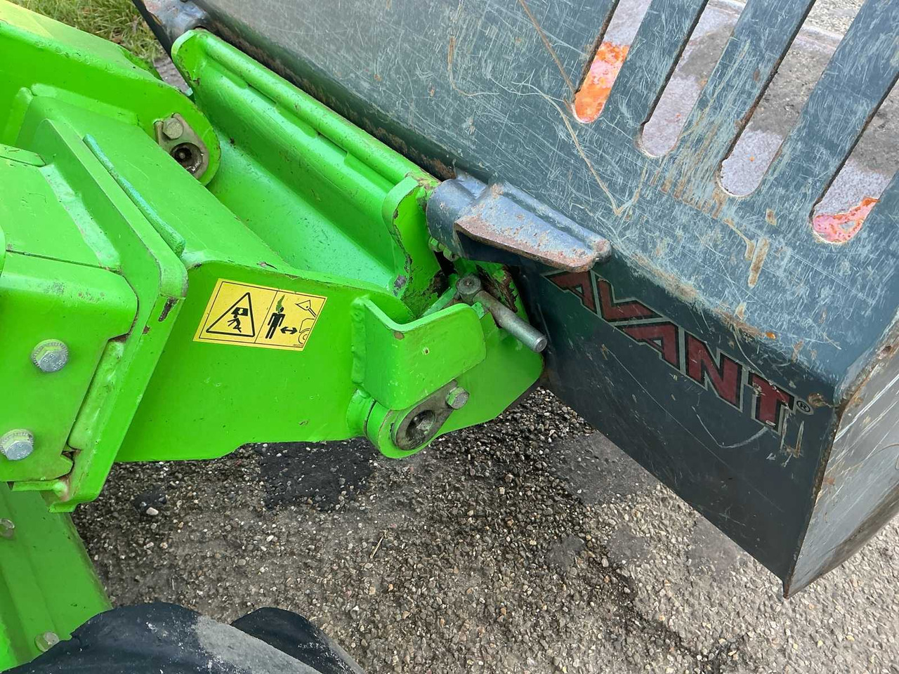 Chargeuse sur pneus 2018 AVANT M528 SHOVEL