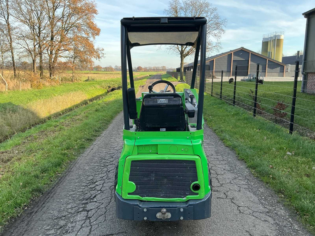 Chargeuse sur pneus 2018 AVANT M528 SHOVEL