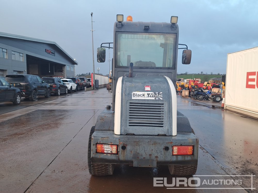 Chargeuse sur pneus 2018 Black & White ZL08F