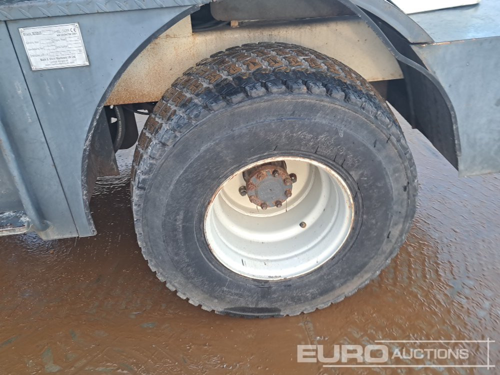 Chargeuse sur pneus 2018 Black & White ZL08F