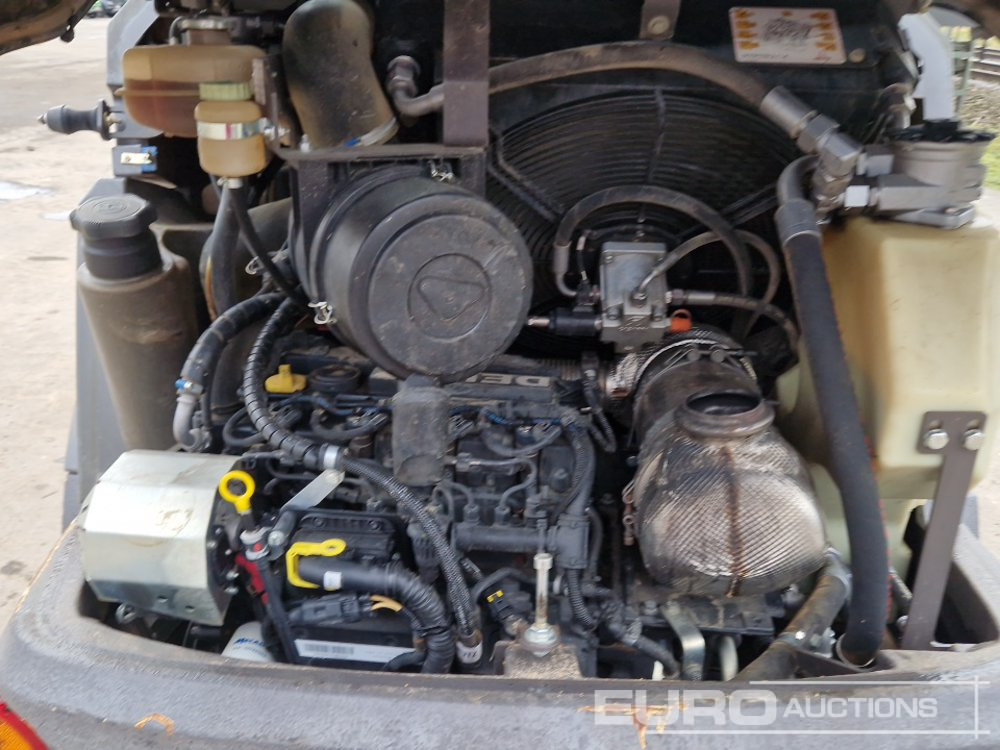 Chargeuse sur pneus 2018 Mecalac AX700