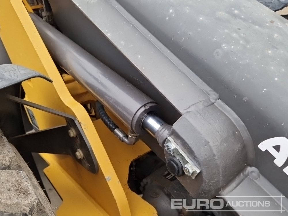 Chargeuse sur pneus 2018 Mecalac AX700