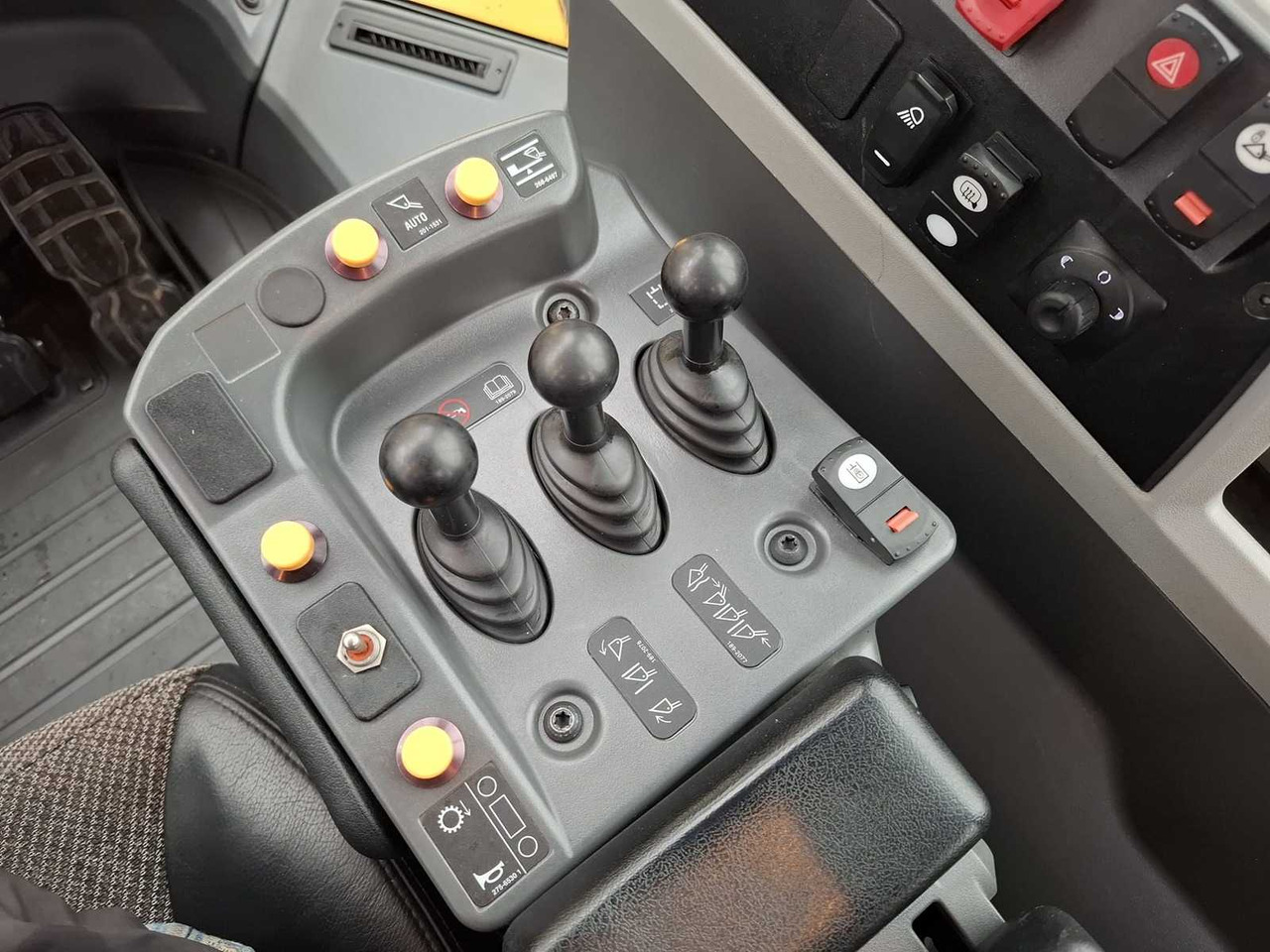 Chargeuse sur pneus 2019 CATERPILLAR 950M SHOVEL