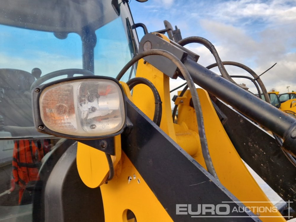 Chargeuse sur pneus 2021 JCB 406 SVC
