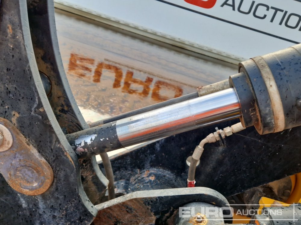 Chargeuse sur pneus 2021 JCB 406 SVC