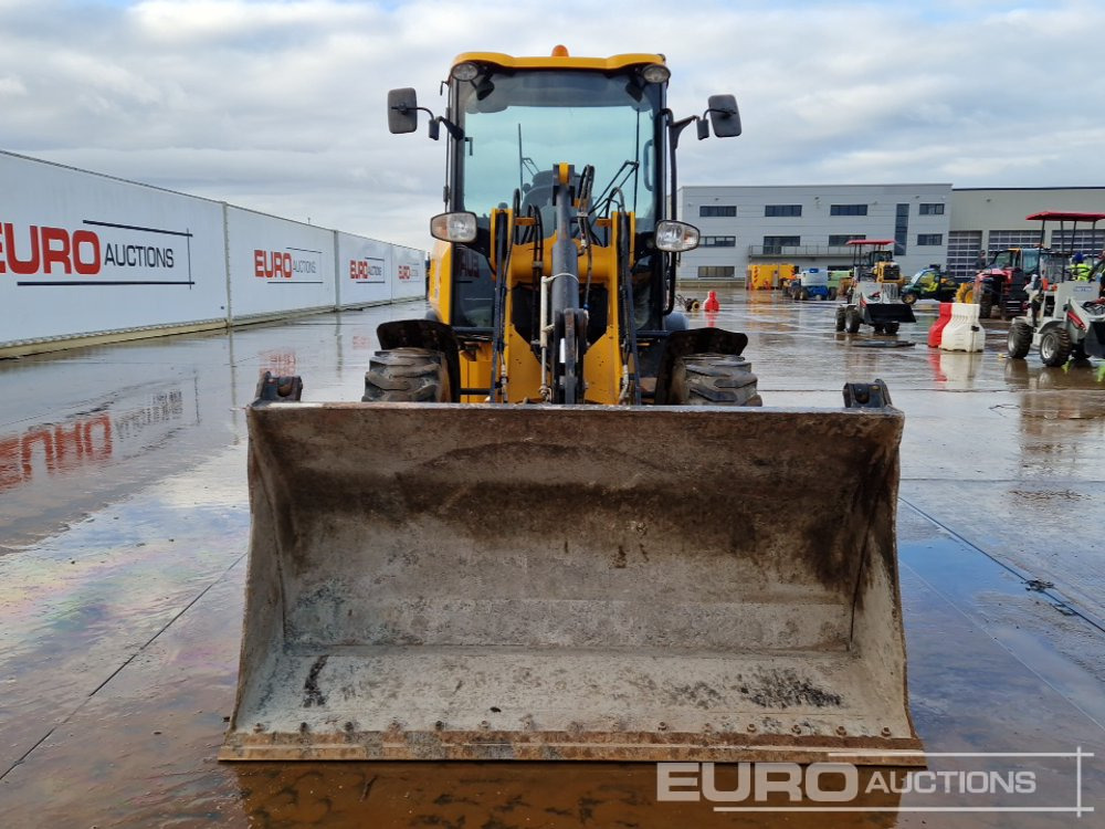 Chargeuse sur pneus 2021 JCB 406 SVC