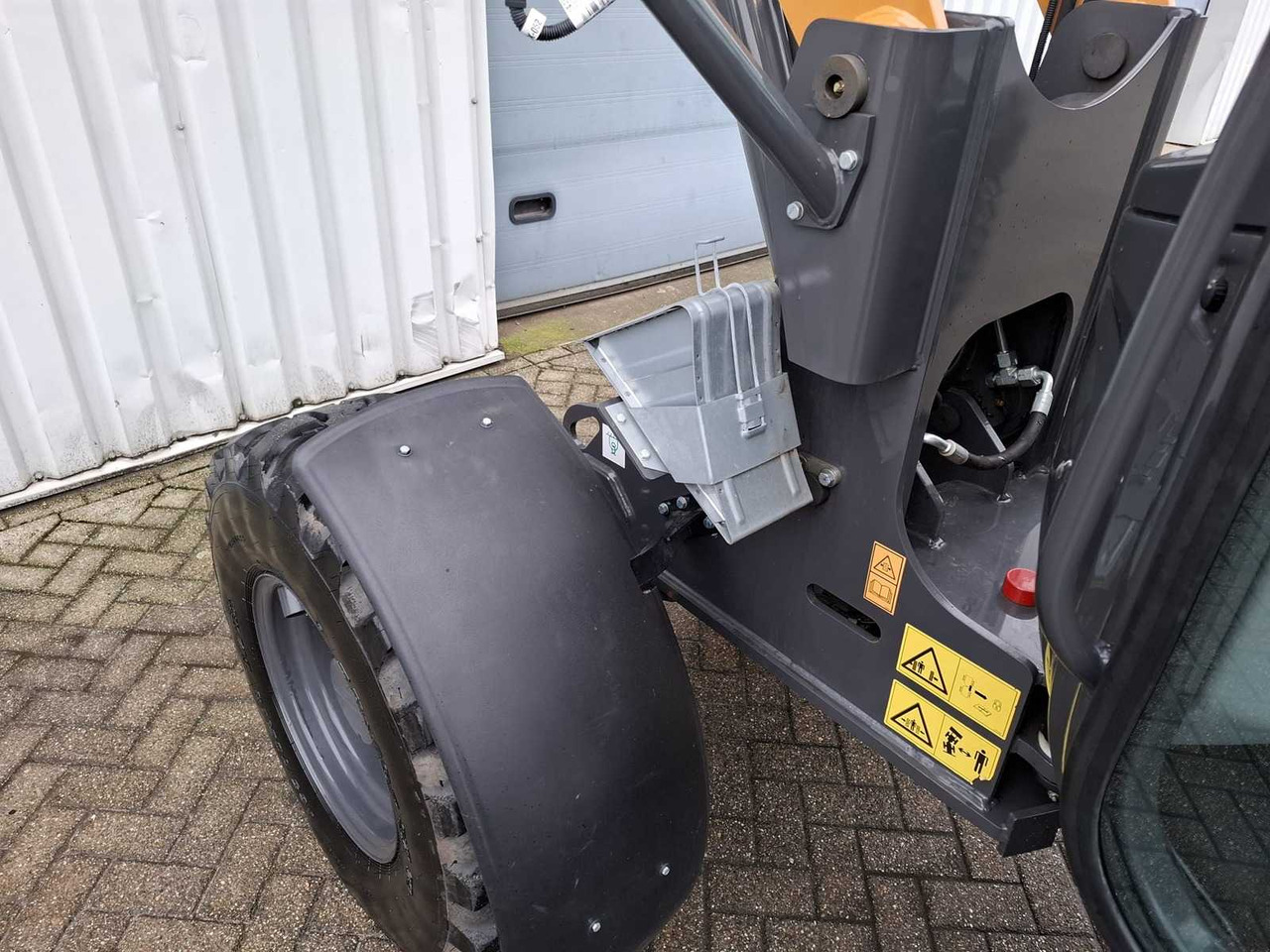 Chargeuse sur pneus 2023 CASE 21F SHOVEL