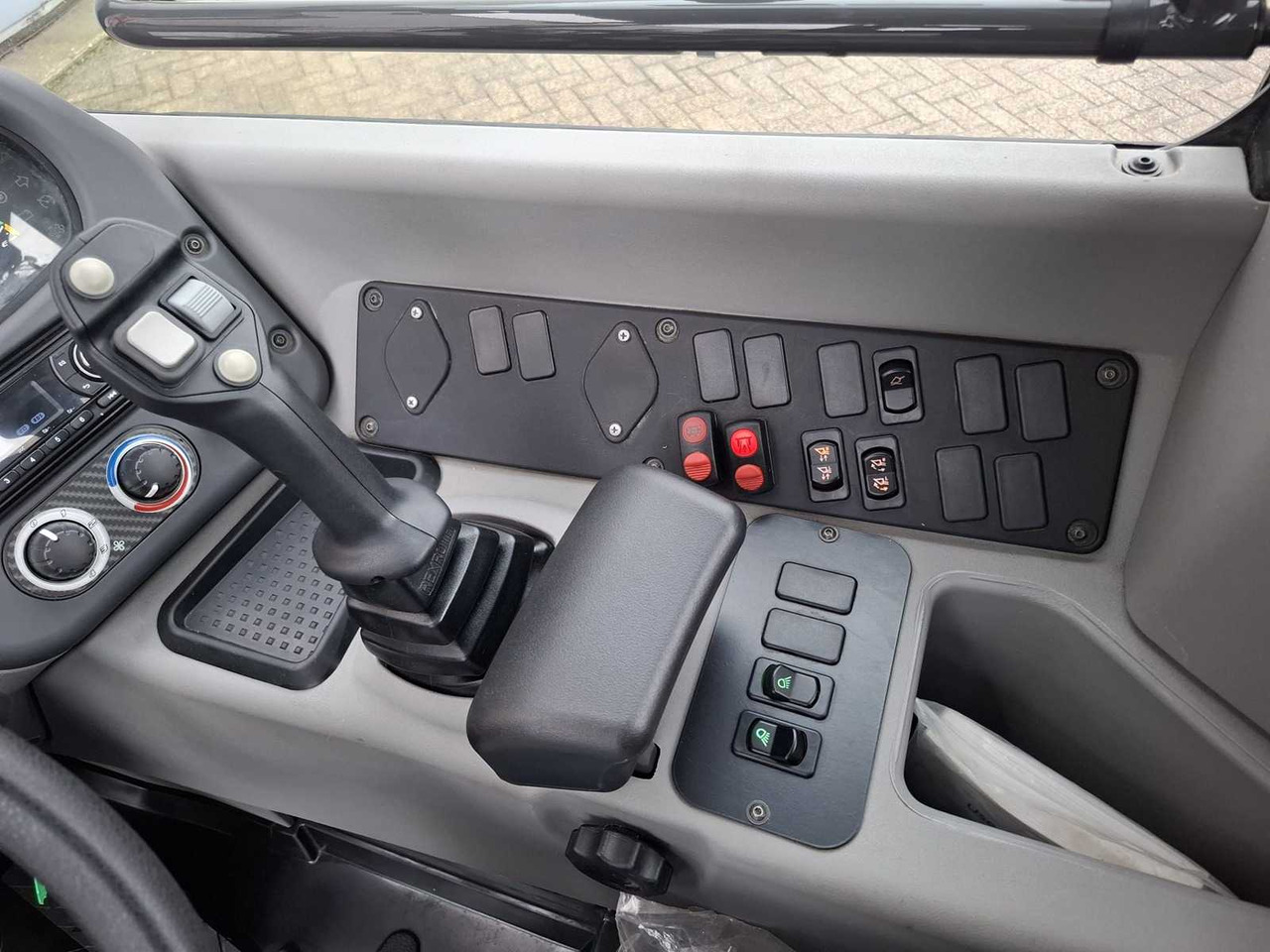 Chargeuse sur pneus 2023 CASE 21F SHOVEL