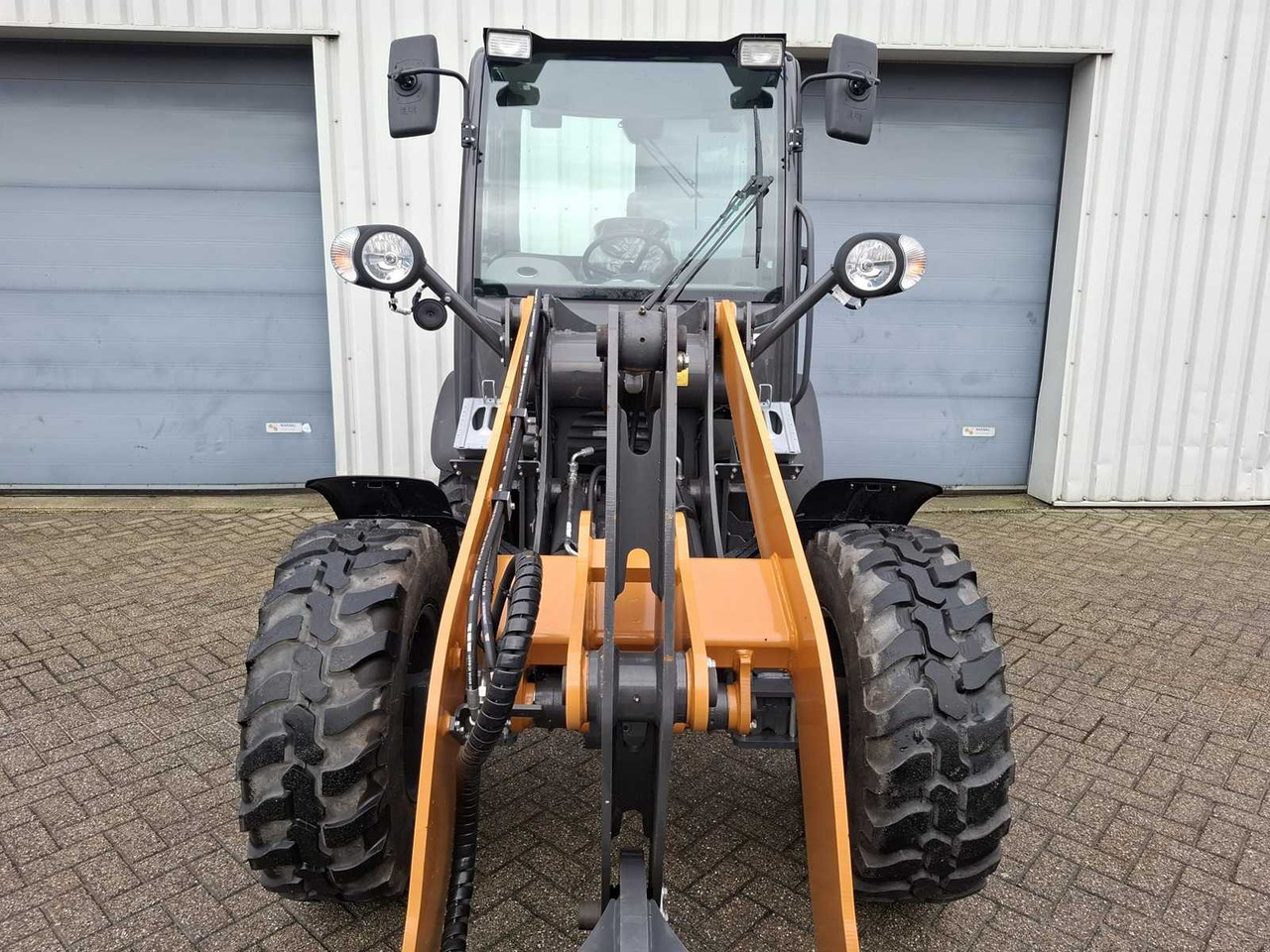 Chargeuse sur pneus 2023 CASE 21F SHOVEL