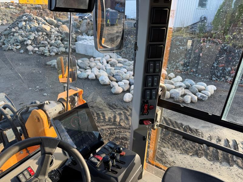 Chargeuse sur pneus 2023 Ljungby L15 Hjullaster med kun 2274 timer og 1 eier