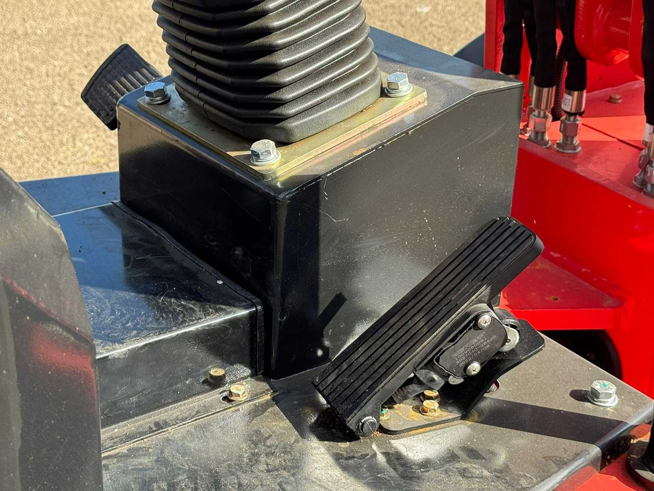 Chargeuse sur pneus 2024 STAHLWORKS R906 SHOVEL