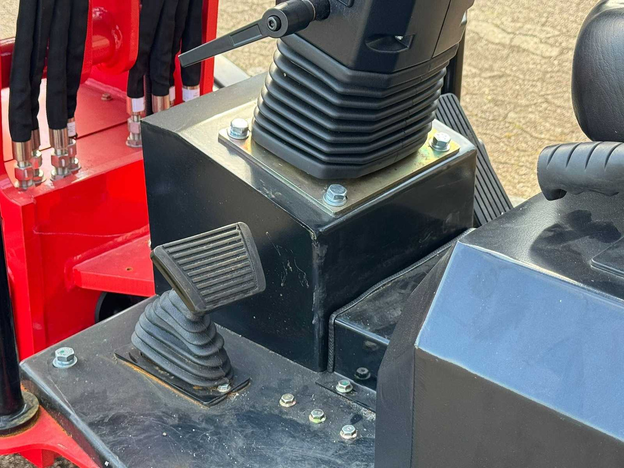 Chargeuse sur pneus 2024 STAHLWORKS R906 SHOVEL