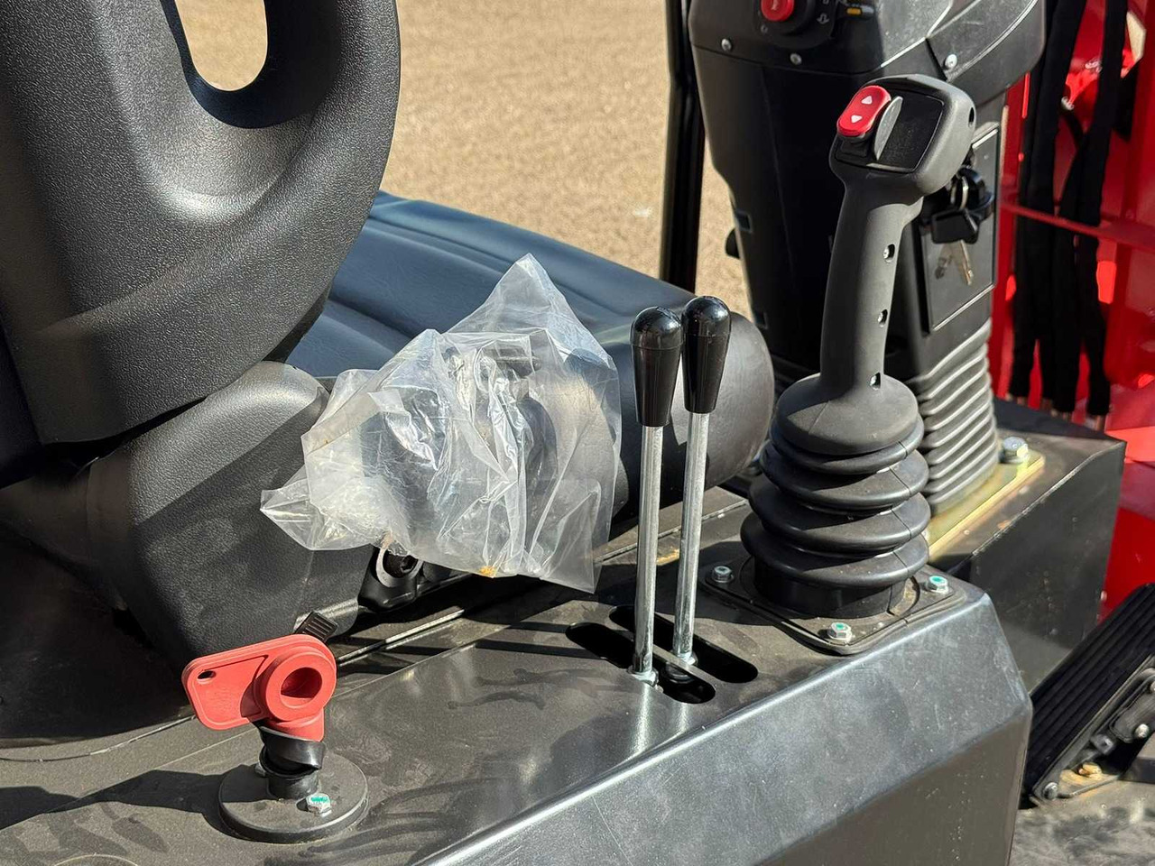 Chargeuse sur pneus 2024 STAHLWORKS R906 SHOVEL