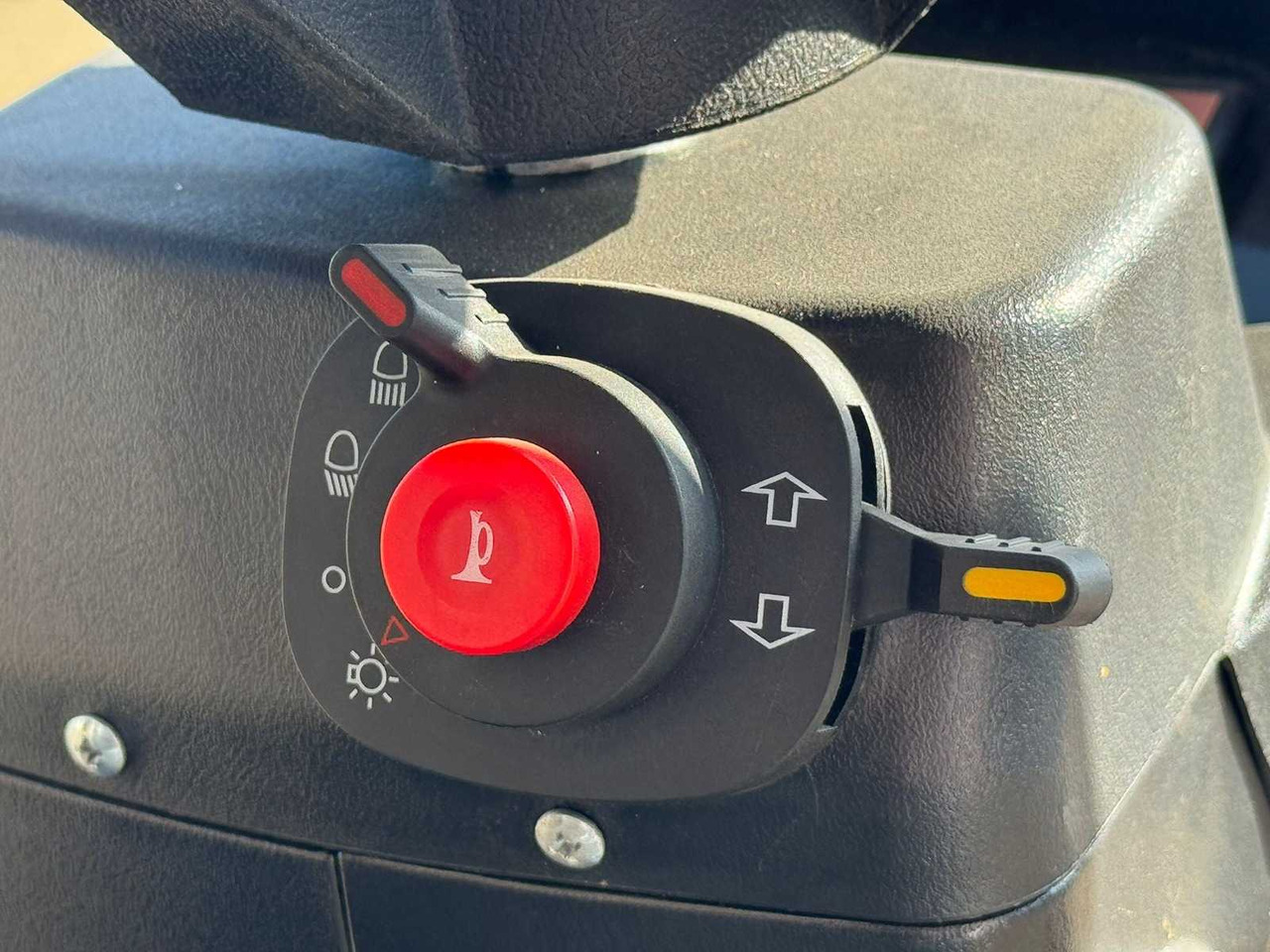 Chargeuse sur pneus 2024 STAHLWORKS R906 SHOVEL