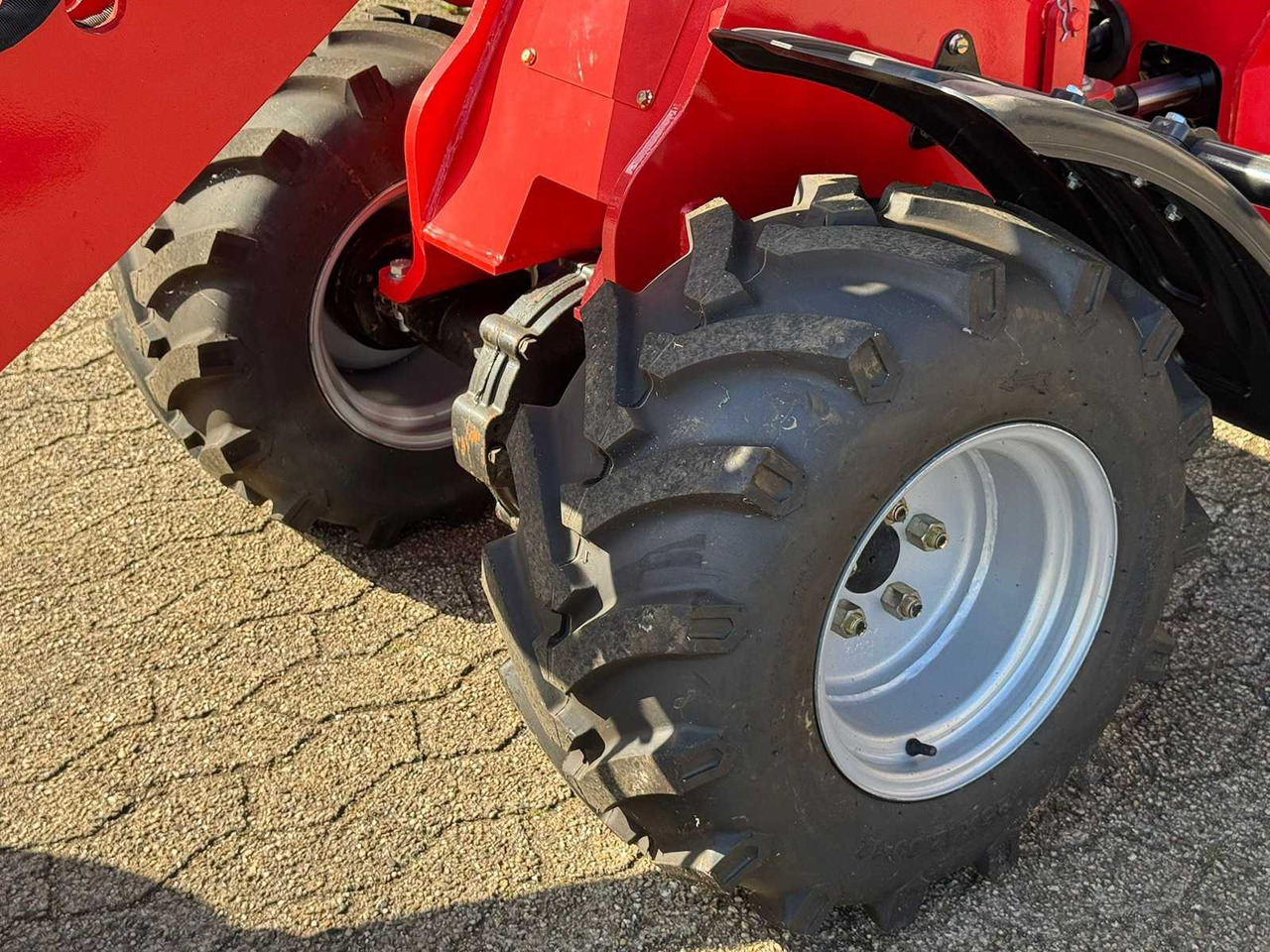 Chargeuse sur pneus 2024 STAHLWORKS R906 SHOVEL