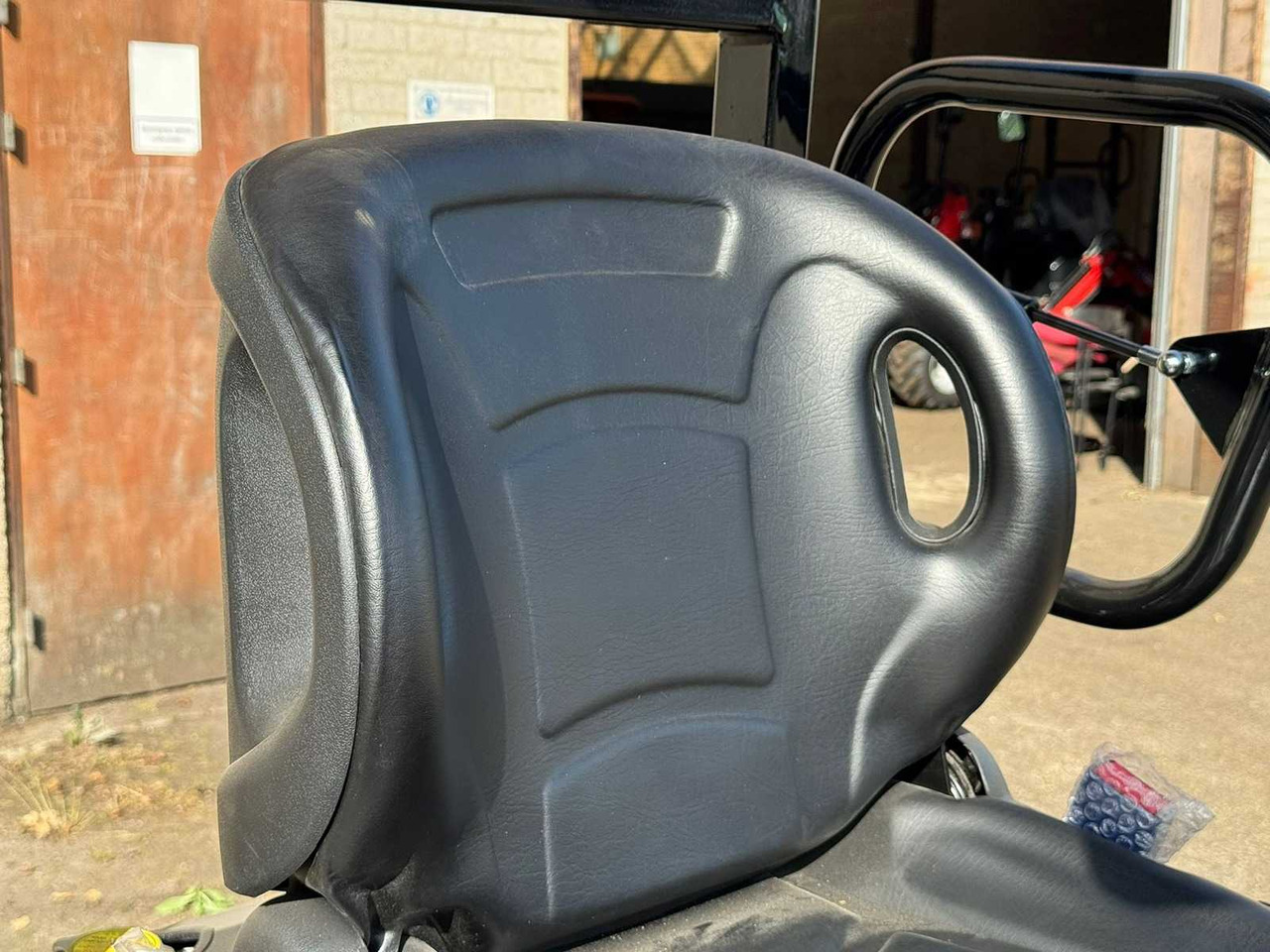 Chargeuse sur pneus 2024 STAHLWORKS R906 SHOVEL