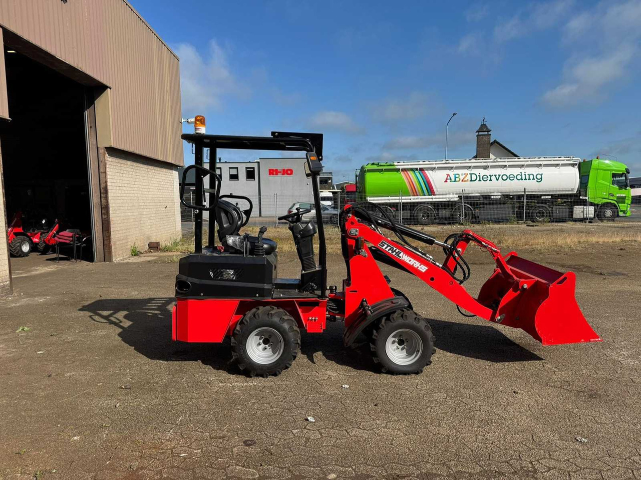 Chargeuse sur pneus 2024 STAHLWORKS R906 SHOVEL