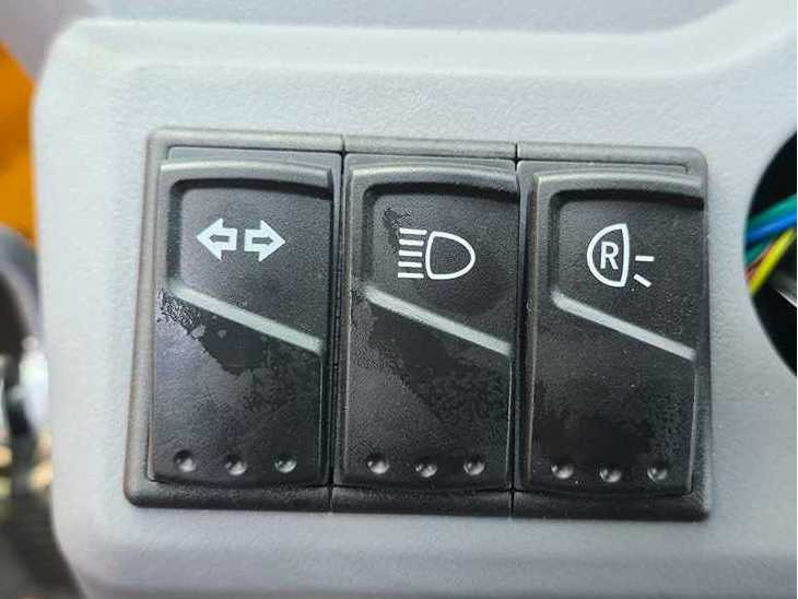 Chargeuse sur pneus 2025 - BLANCHE - TW36 - SHOVEL