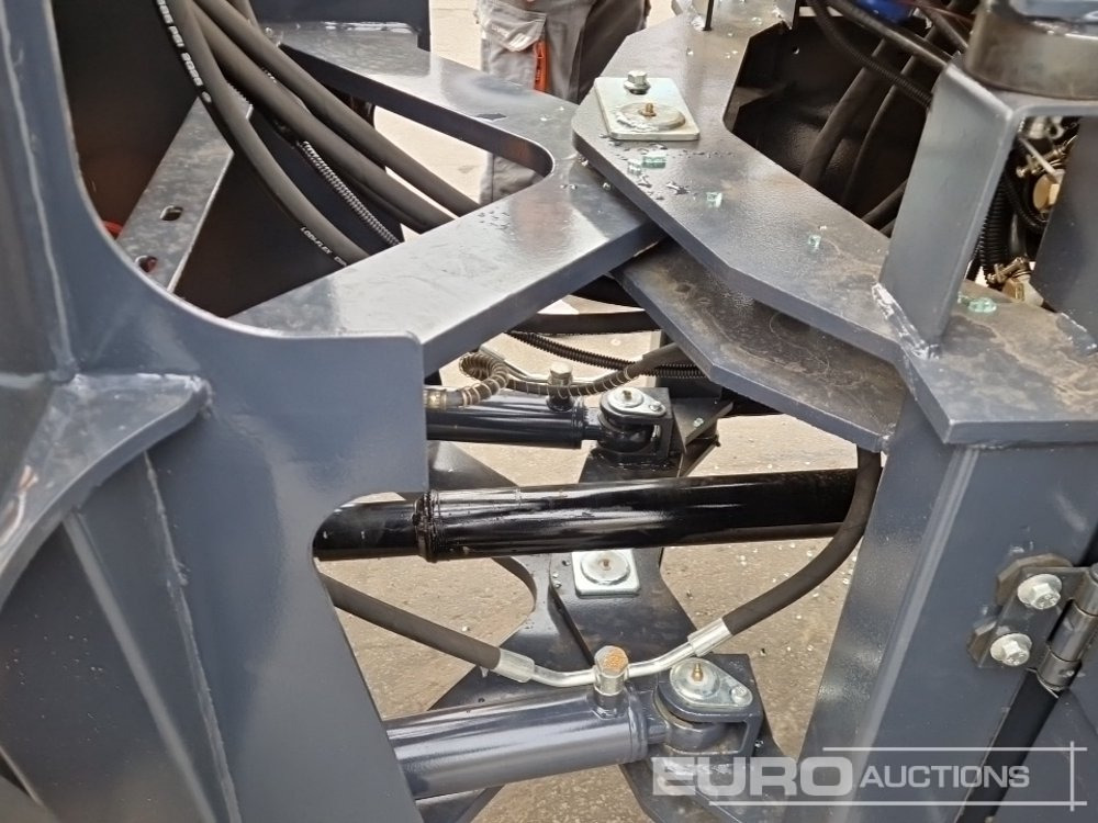 Chargeuse sur pneus 2025 Blanche TW36